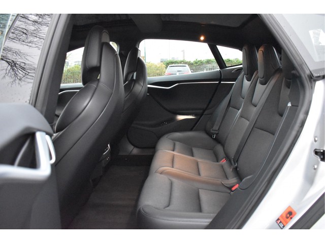 Tesla Model S 75D incl. BTW 334 PK | 4x4 | NL- AUTO | Autopilot | Panoramadak | Luchtvering | Carplay | Camera | 21' inch | Dodehoek detectie