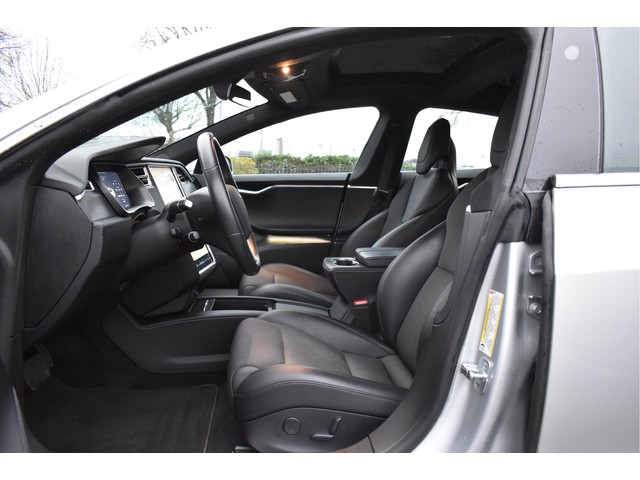 Tesla Model S 75D incl. BTW 334 PK | 4x4 | NL- AUTO | Autopilot | Panoramadak | Luchtvering | Carplay | Camera | 21' inch | Dodehoek detectie