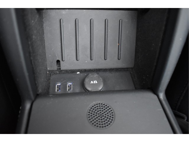 Tesla Model S 75D incl. BTW 334 PK | 4x4 | NL- AUTO | Autopilot | Panoramadak | Luchtvering | Carplay | Camera | 21' inch | Dodehoek detectie