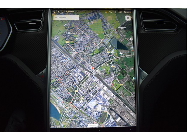 Tesla Model S 75D incl. BTW 334 PK | 4x4 | NL- AUTO | Autopilot | Panoramadak | Luchtvering | Carplay | Camera | 21' inch | Dodehoek detectie