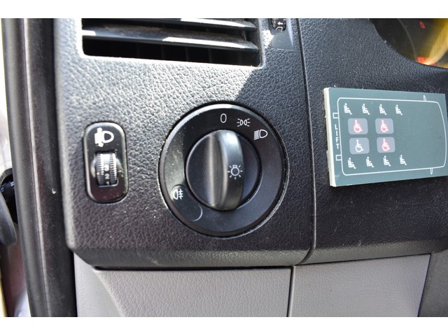 Volkswagen Crafter 35 2.0 TDI L2H1 APK tot 09-26 € 8250.- excl btw Airco Rolstoelbus BPM Vrij 9Pers