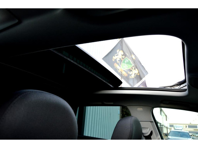 Audi A4 AVANT 35 TFSI Design ECC PDC V&A LED LMV18 NAVI PANO