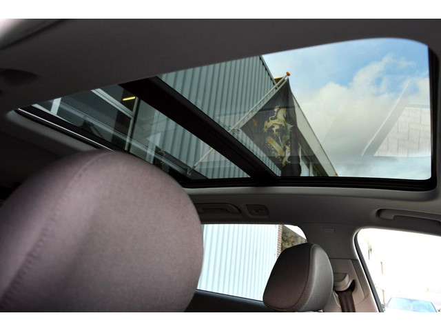 Audi A4 AVANT 35 TFSI Design ECC PDC V&A LED LMV18 NAVI PANO