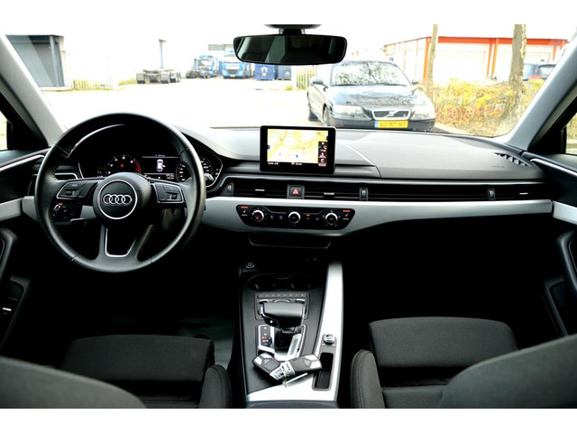 Audi A4 AVANT 35 TFSI Design ECC PDC V&A LED LMV18 NAVI PANO