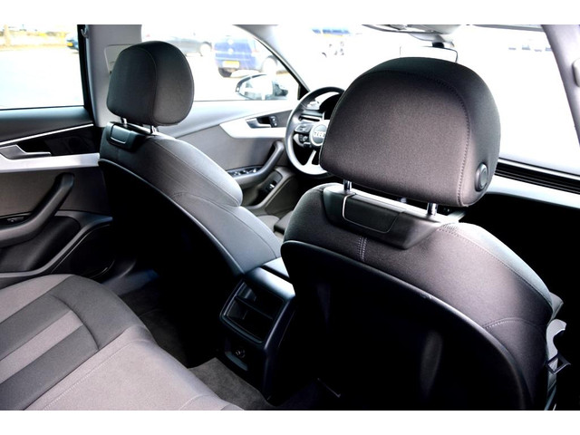 Audi A4 AVANT 35 TFSI Design ECC PDC V&A LED LMV18 NAVI PANO