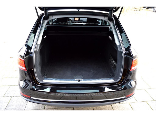 Audi A4 AVANT 35 TFSI Design ECC PDC V&A LED LMV18 NAVI PANO