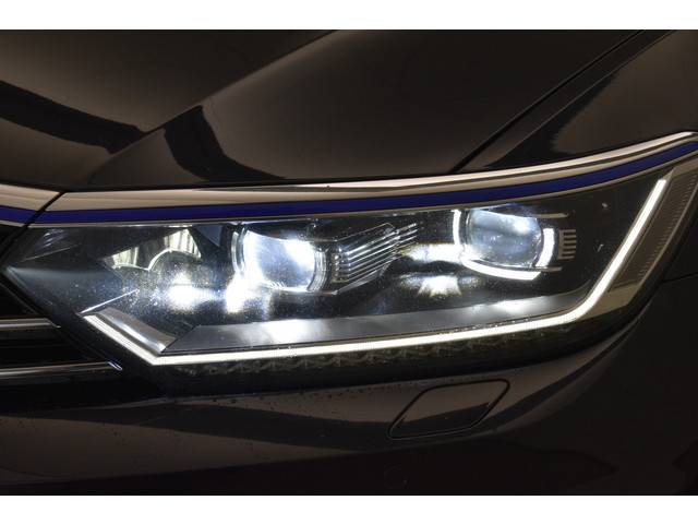 Volkswagen Passat GTE SOH 88% Virtual Trekh Leer Panodak Camera NAP