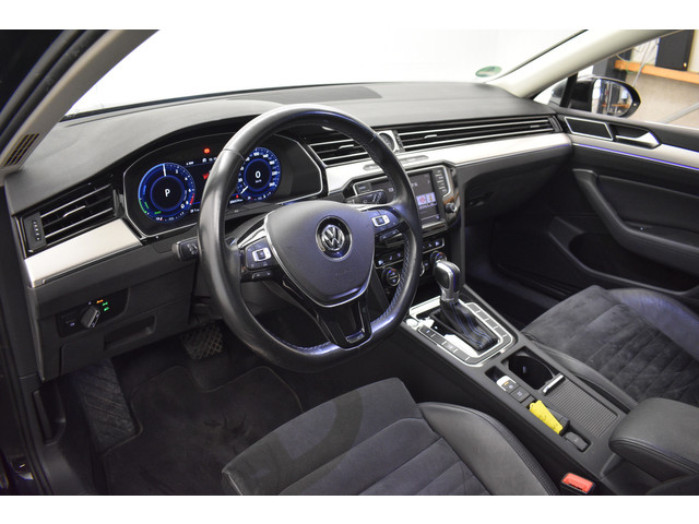 Volkswagen Passat GTE SOH 88% Virtual Trekh Leer Panodak Camera NAP