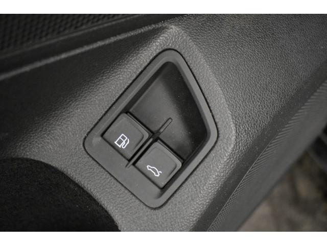 Volkswagen Passat GTE SOH 88% Virtual Trekh Leer Panodak Camera NAP