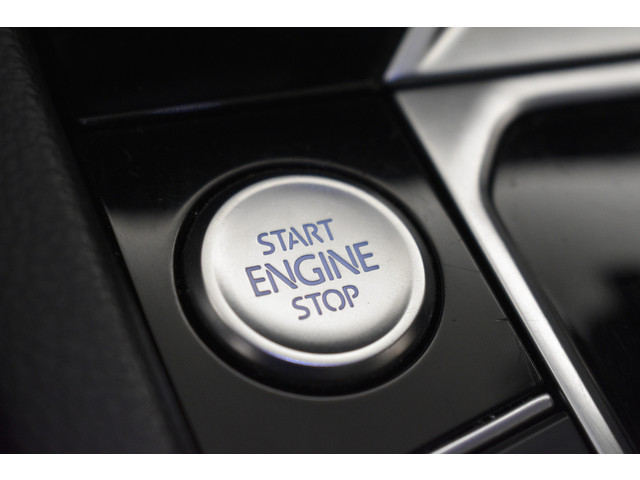 Volkswagen Passat GTE SOH 88% Virtual Trekh Leer Panodak Camera NAP