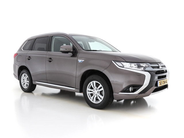 mitsubishi-outlander-2.0-plug-in-hybrid-awd-incl-btw--microfibre-leather---navi-fullmap---keyless---dab---camera---ecc---cruise---carplay---privac