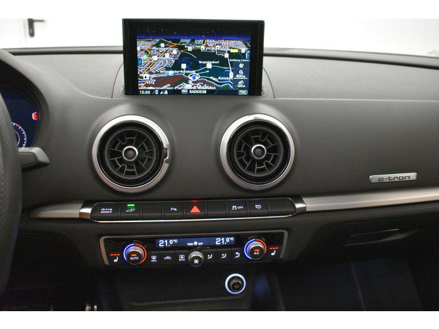 Audi A3 Sportback e-tron PHEV 2X S-line 204PK Pano Virtual Dash