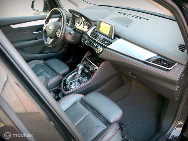 BMW 2 Serie Active Tourer 225XE Sport Line - leer - LED - 18 inch