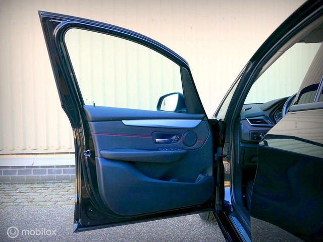 BMW 2 Serie Active Tourer 225XE Sport Line - leer - LED - 18 inch