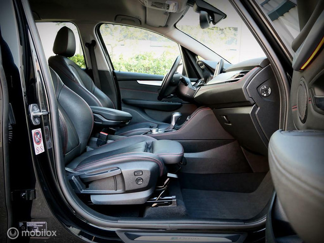 BMW 2 Serie Active Tourer 225XE Sport Line - leer - LED - 18 inch