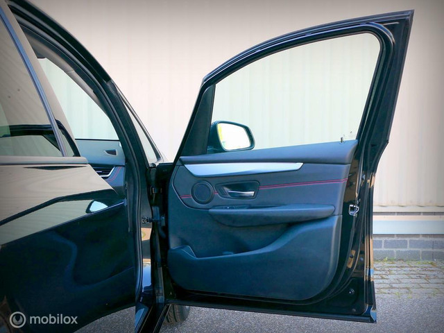 BMW 2 Serie Active Tourer 225XE Sport Line - leer - LED - 18 inch