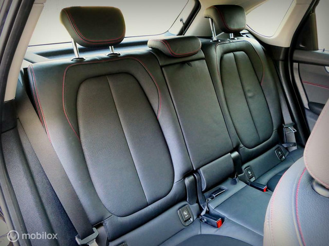 BMW 2 Serie Active Tourer 225XE Sport Line - leer - LED - 18 inch