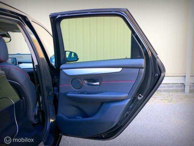 BMW 2 Serie Active Tourer 225XE Sport Line - leer - LED - 18 inch