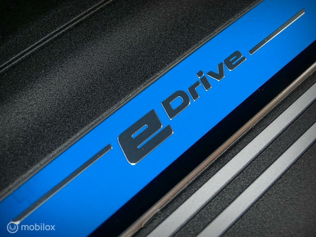 BMW 2 Serie Active Tourer 225XE Sport Line - leer - LED - 18 inch