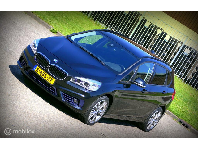 BMW 2 Serie Active Tourer 225XE Sport Line - leer - LED - 18 inch