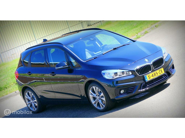 BMW 2 Serie Active Tourer 225XE Sport Line - leer - LED - 18 inch