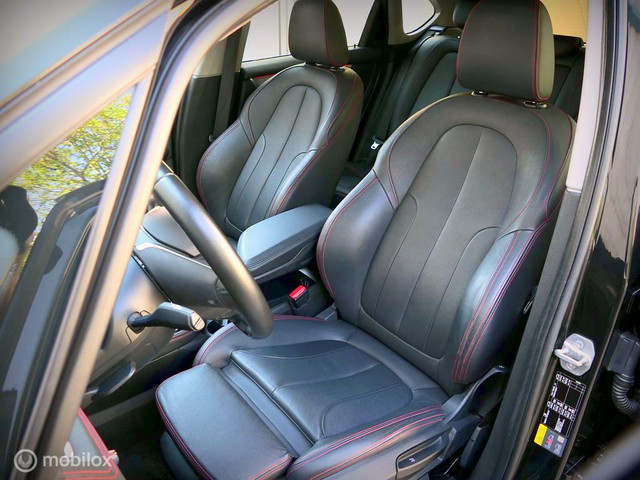 BMW 2 Serie Active Tourer 225XE Sport Line - leer - LED - 18 inch