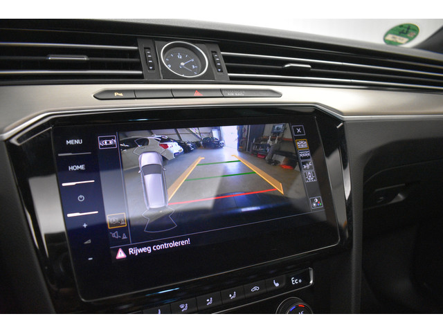 Volkswagen Passat GTE NW Model Zwarte hemel Disc pro Navi EL aklep Pano Leer Camera