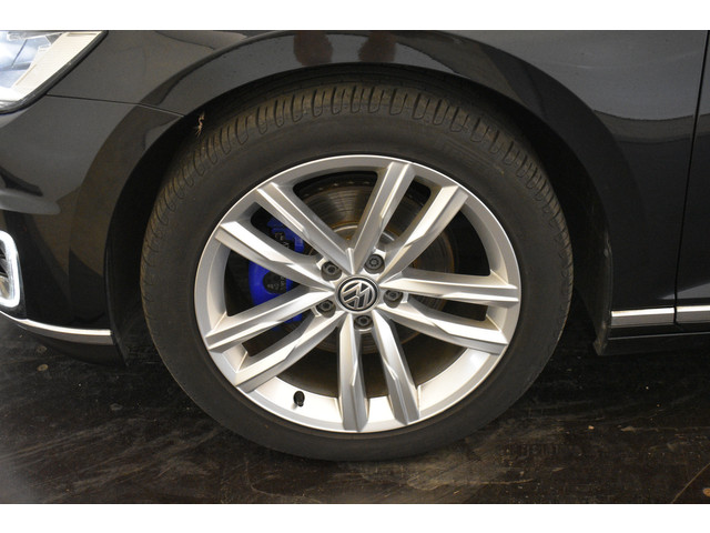 Volkswagen Passat GTE NW Model Zwarte hemel Disc pro Navi EL aklep Pano Leer Camera