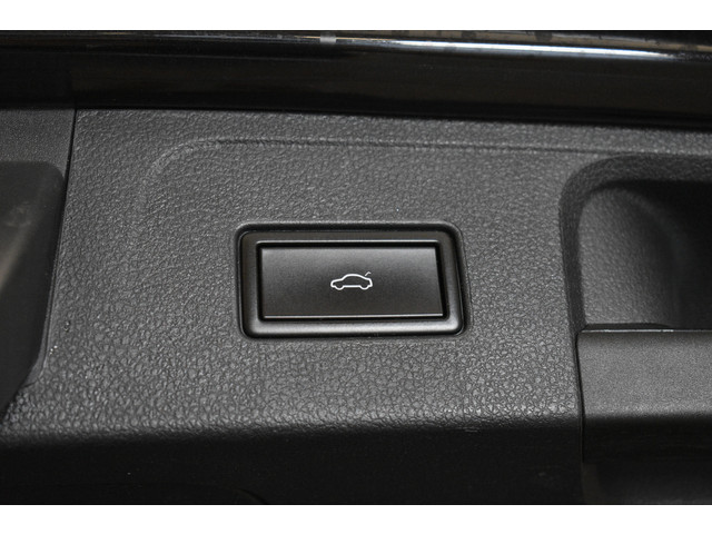 Volkswagen Passat GTE NW Model Zwarte hemel Disc pro Navi EL aklep Pano Leer Camera