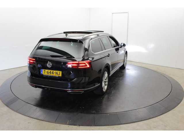 Volkswagen Passat GTE NW Model Zwarte hemel Disc pro Navi EL aklep Pano Leer Camera