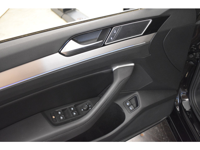 Volkswagen Passat GTE NW Model Zwarte hemel Disc pro Navi EL aklep Pano Leer Camera