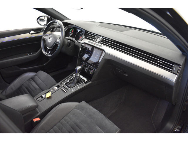 Volkswagen Passat GTE NW Model Zwarte hemel Disc pro Navi EL aklep Pano Leer Camera