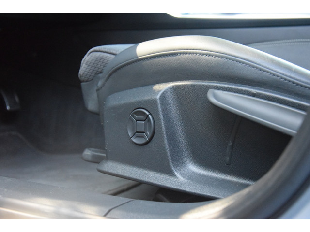 Audi A6 Avant 55TFSIe quattro S-Line Camera Trekhaak 21 inch Navi LED