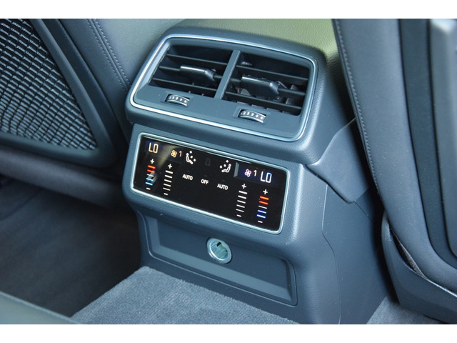 Audi A6 Avant 55TFSIe quattro S-Line Camera Trekhaak 21 inch Navi LED