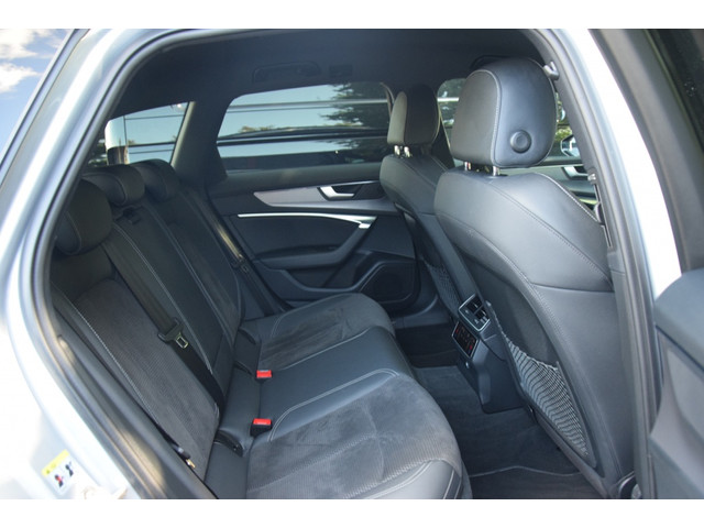 Audi A6 Avant 55TFSIe quattro S-Line Camera Trekhaak 21 inch Navi LED