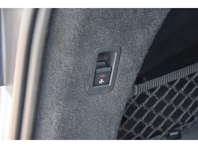 Audi A6 Avant 55TFSIe quattro S-Line Camera Trekhaak 21 inch Navi LED