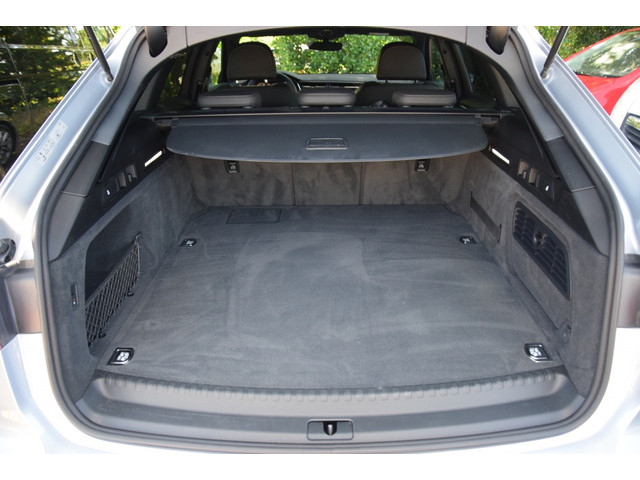 Audi A6 Avant 55TFSIe quattro S-Line Camera Trekhaak 21 inch Navi LED