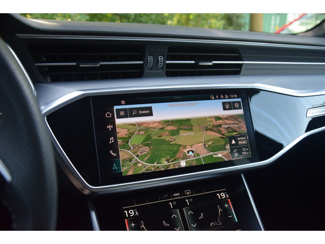 Audi A6 Avant 55TFSIe quattro S-Line Camera Trekhaak 21 inch Navi LED