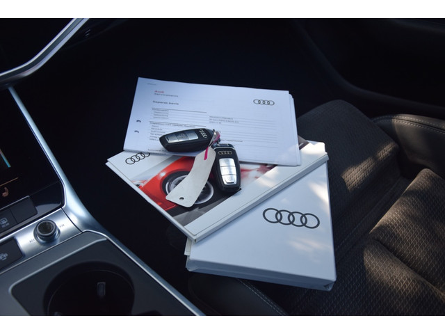 Audi A6 Avant 55TFSIe quattro S-Line Camera Trekhaak 21 inch Navi LED