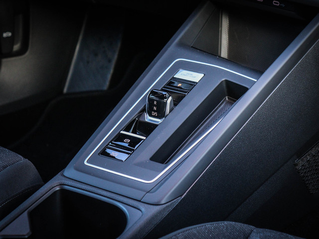 Volkswagen Golf 1.5 eTSI Life Business Nu 24.950,- !