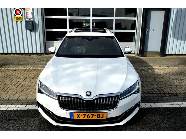 Skoda Superb Combi 1.4 TSI iV CAM LMV19 NAVI LEER VIRTU PANO