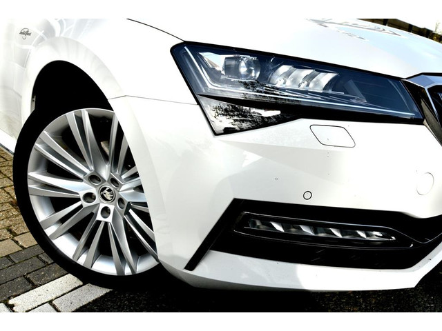 Skoda Superb Combi 1.4 TSI iV CAM LMV19 NAVI LEER VIRTU PANO