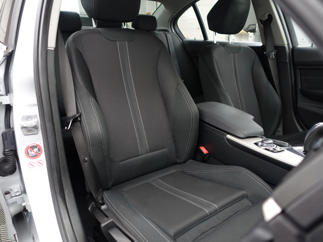 BMW 3 Serie 330e High Executive Aut- Sport Interieur, Xenon Led, Sfeerverlichting, Dynamic Select, Standkachel