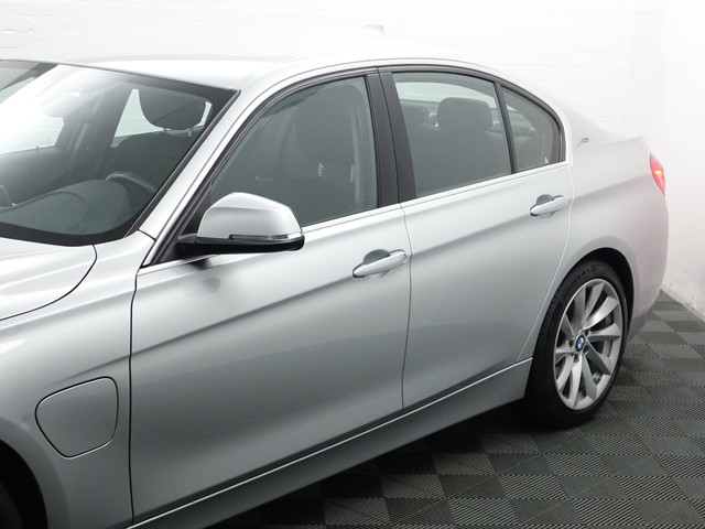 BMW 3 Serie 330e High Executive Aut- Sport Interieur, Xenon Led, Sfeerverlichting, Dynamic Select, Standkachel