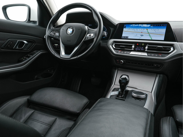 BMW 3 Serie Touring 330e Plug-In (INCL-BTW) *LUXURY-LEATHER | NAVI-FULLMAP | DIGI-COCKPIT | FULL-LED | DAB | ECC | PDC | ADAPTIVE-CRUISE |