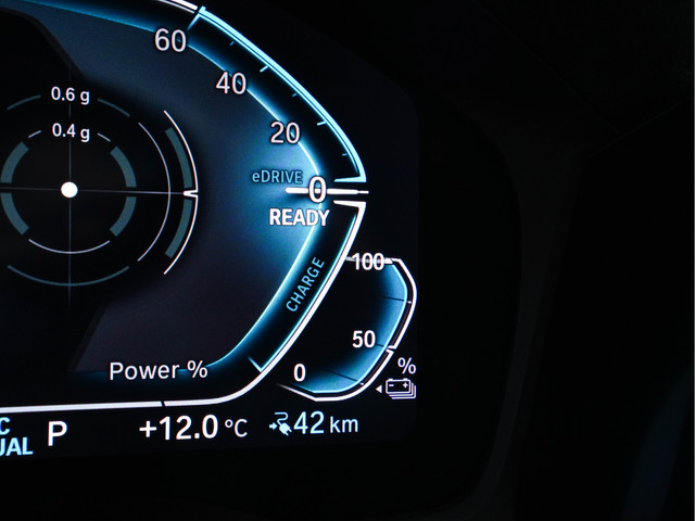 BMW 3 Serie Touring 330e Plug-In (INCL-BTW) *LUXURY-LEATHER | NAVI-FULLMAP | DIGI-COCKPIT | FULL-LED | DAB | ECC | PDC | ADAPTIVE-CRUISE |