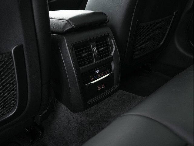 BMW 3 Serie Touring 330e Plug-In (INCL-BTW) *LUXURY-LEATHER | NAVI-FULLMAP | DIGI-COCKPIT | FULL-LED | DAB | ECC | PDC | ADAPTIVE-CRUISE |