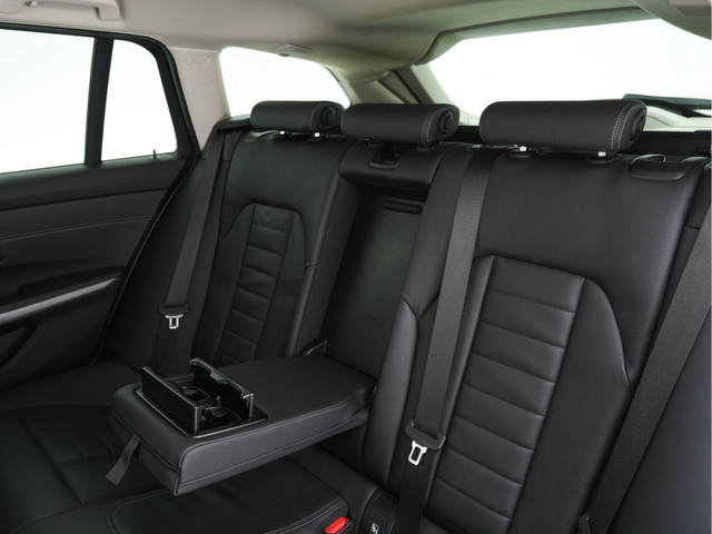 BMW 3 Serie Touring 330e Plug-In (INCL-BTW) *LUXURY-LEATHER | NAVI-FULLMAP | DIGI-COCKPIT | FULL-LED | DAB | ECC | PDC | ADAPTIVE-CRUISE |