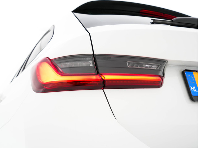 BMW 3 Serie Touring 330e Plug-In (INCL-BTW) *LUXURY-LEATHER | NAVI-FULLMAP | DIGI-COCKPIT | FULL-LED | DAB | ECC | PDC | ADAPTIVE-CRUISE |