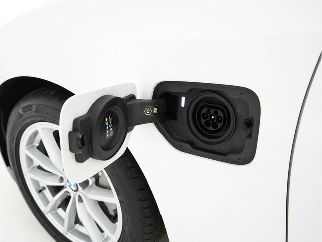 BMW 3 Serie Touring 330e Plug-In (INCL-BTW) *LUXURY-LEATHER | NAVI-FULLMAP | DIGI-COCKPIT | FULL-LED | DAB | ECC | PDC | ADAPTIVE-CRUISE |